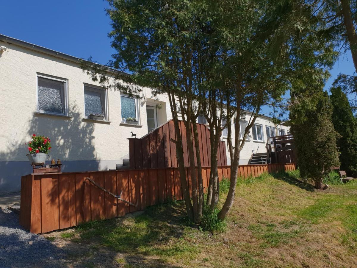 Moderne Ferienwohnung Black Beauty Auf Idyllischem Reiterhof Naehe Burg Eltz Münstermaifeld Exterior foto